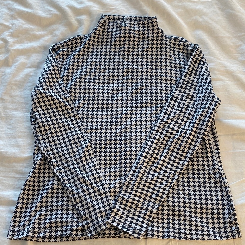 Ann Taylor Black and White Houndstooth Turtleneck Top
